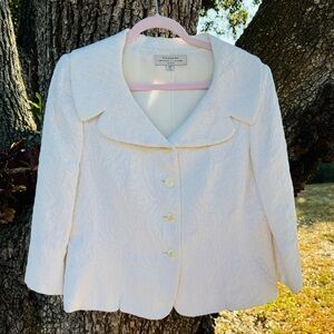 Vintage Tahari Arthur S.Levine -White jacquard blazer.Size 12P